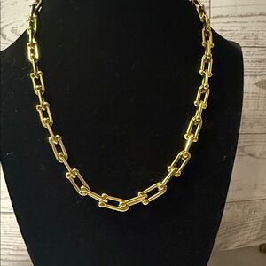 Chic Gold Link Necklace